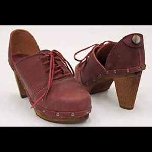 Sanita Theodora clogs